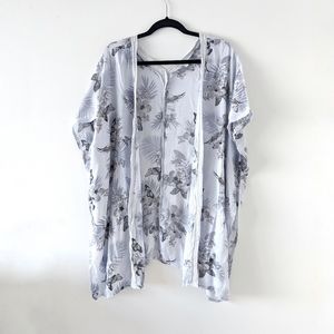 Reitmans light blue floral sleeveless Kimono Shawl